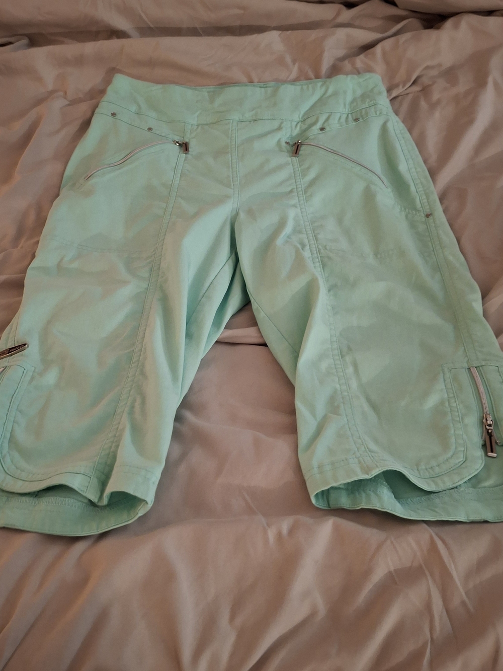Jamie Sadock Women's Mint Green Active Capris with Branded Plate - Picture 2 of 9